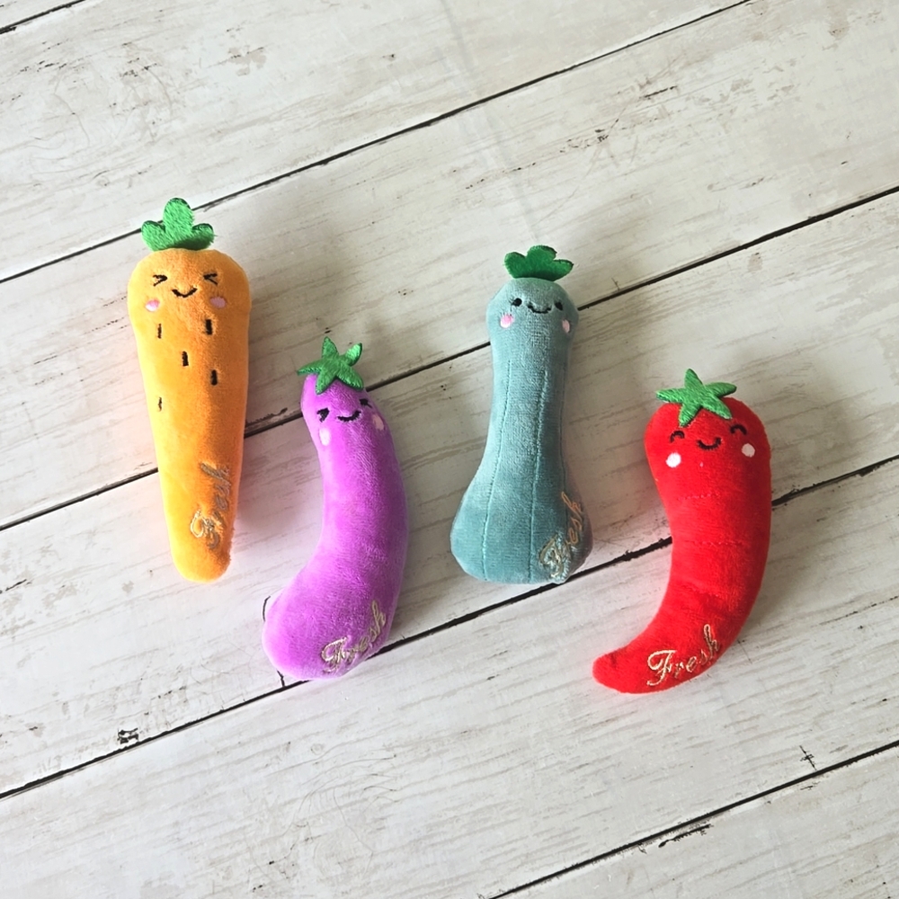 4-Pack Fresh Veggie Friends Cat Toys